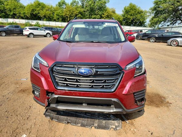 2024 SUBARU FORESTER Limited