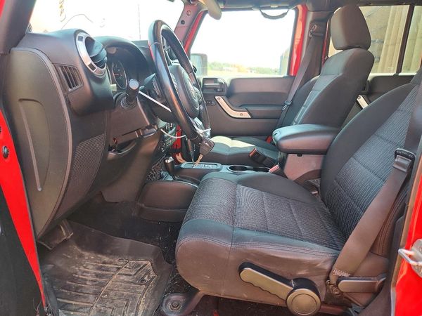 2012 JEEP WRANGLER Sahara
