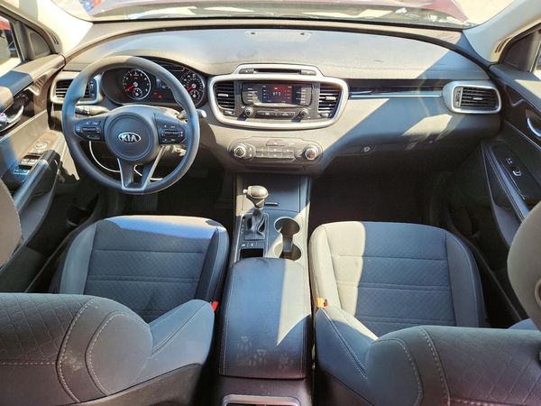 2018 KIA SORENTO L, LX