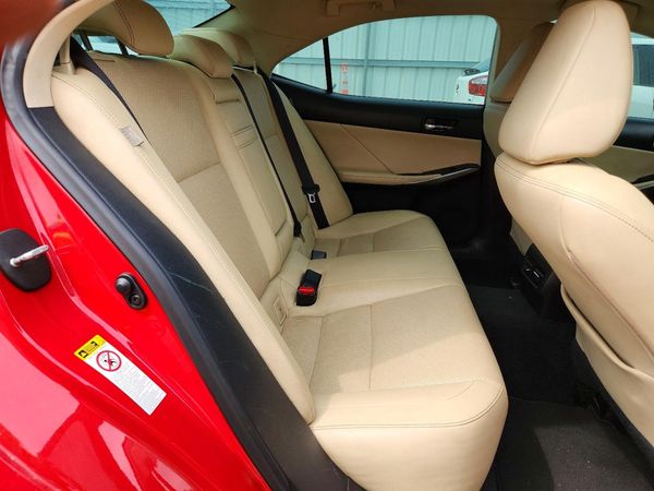 2016 LEXUS IS