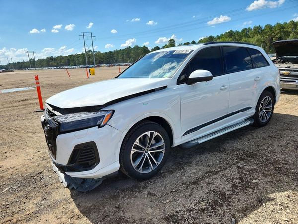 2025 AUDI Q7 quattro Premium Plus