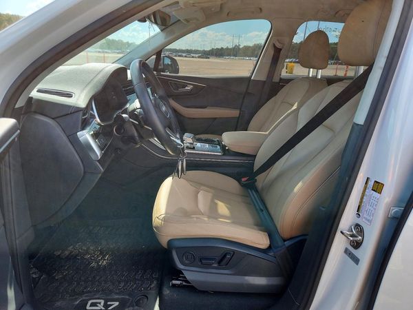 2025 AUDI Q7 quattro Premium Plus