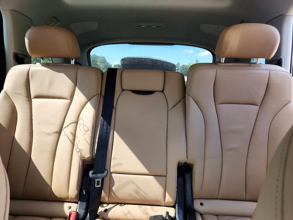 2025 AUDI Q7 quattro Premium Plus
