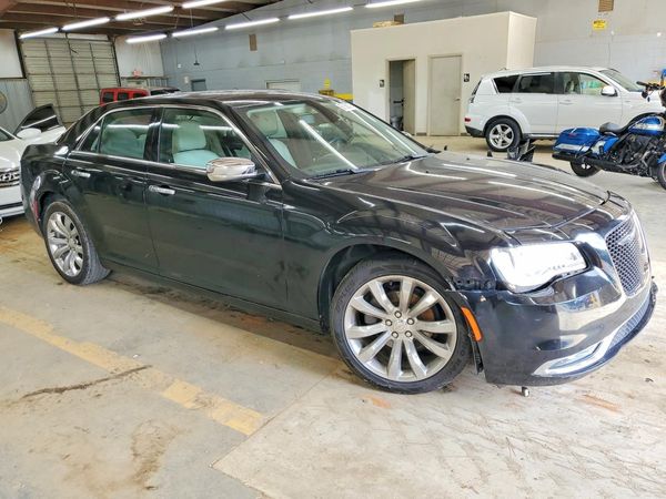 2019 CHRYSLER 300
