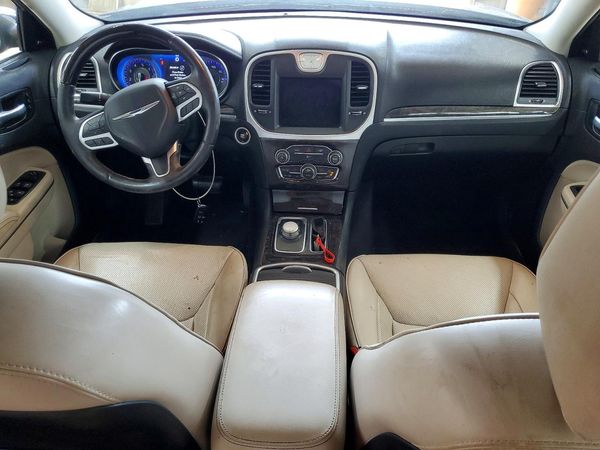 2019 CHRYSLER 300