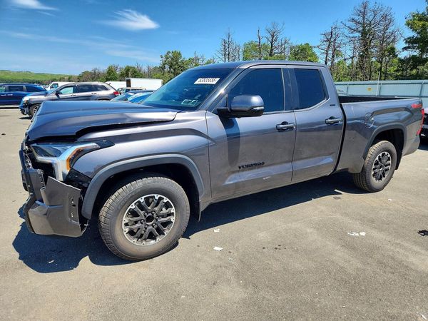 2022 TOYOTA TUNDRA SR5