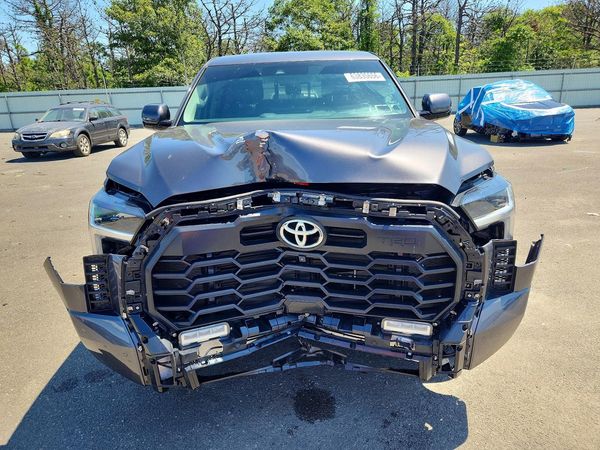 2022 TOYOTA TUNDRA SR5