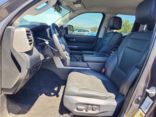 2022 TOYOTA TUNDRA SR5