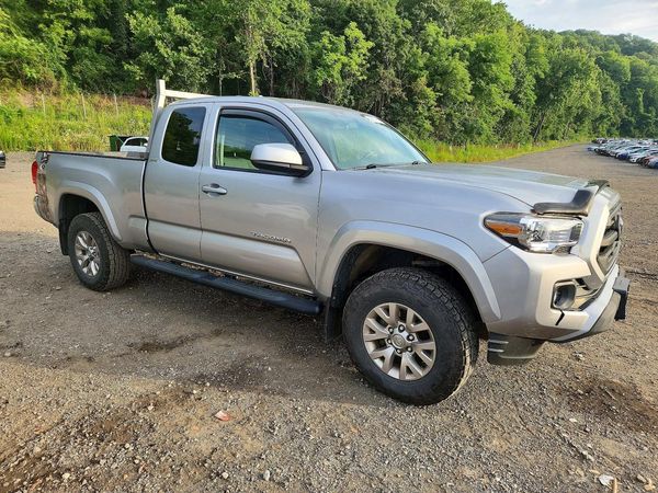 2016 TOYOTA TACOMA SR/SR5