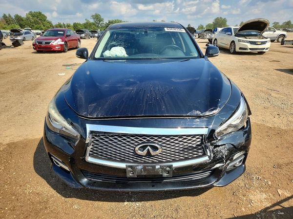 2015 INFINITI Q50
