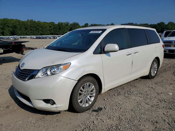 2015 TOYOTA SIENNA