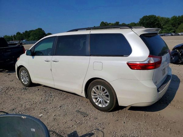 2015 TOYOTA SIENNA