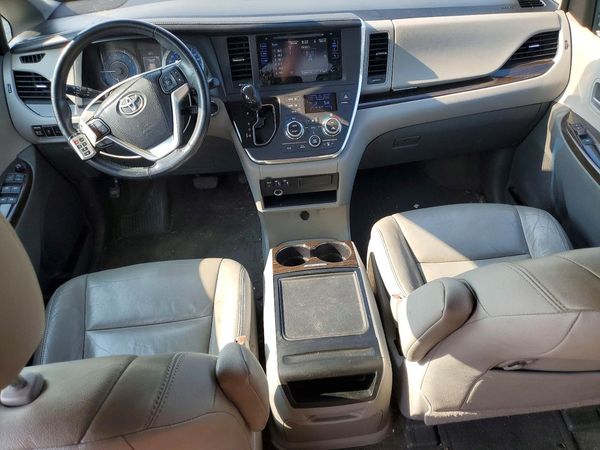 2015 TOYOTA SIENNA