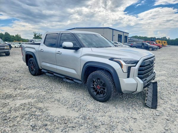 2024 TOYOTA TUNDRA SR5