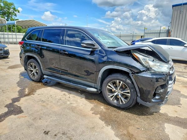 2019 TOYOTA HIGHLANDER LE/LE Plus