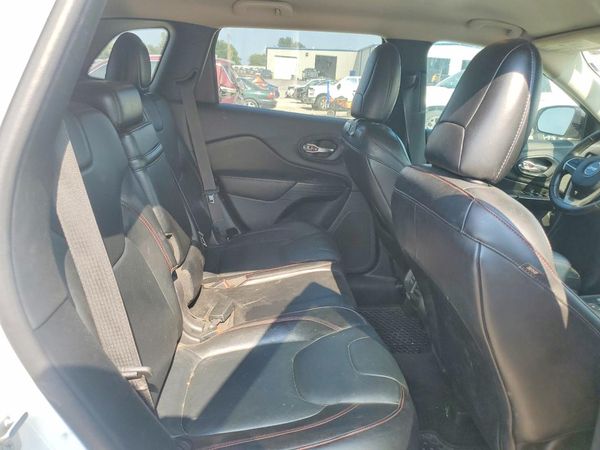 2015 JEEP CHEROKEE TRAILHAWK 4X4