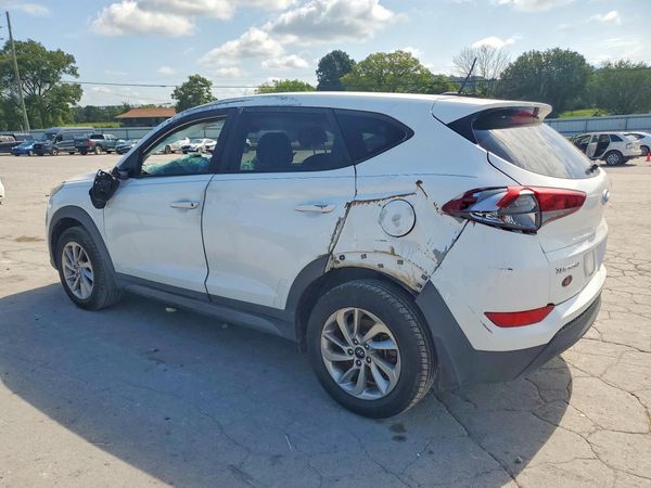 2017 HYUNDAI TUCSON SE (no options)