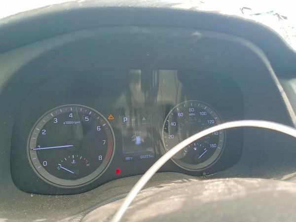 2017 HYUNDAI TUCSON SE (no options)