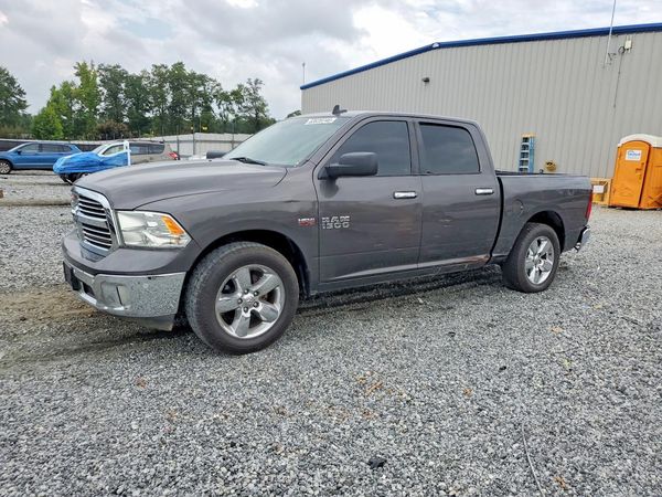 2017 RAM 1500 SLT