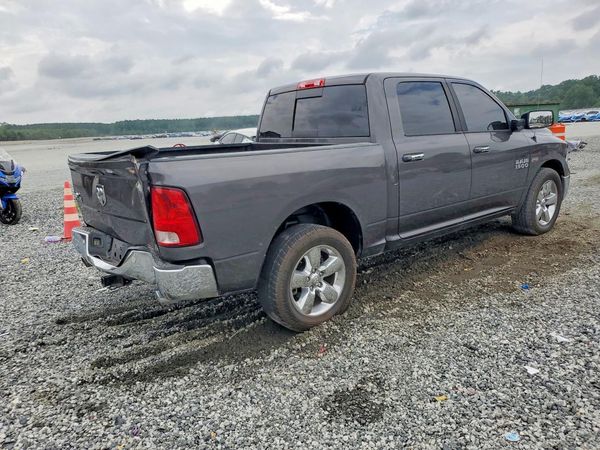 2017 RAM 1500 SLT