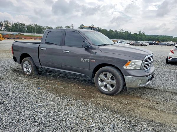 2017 RAM 1500 SLT