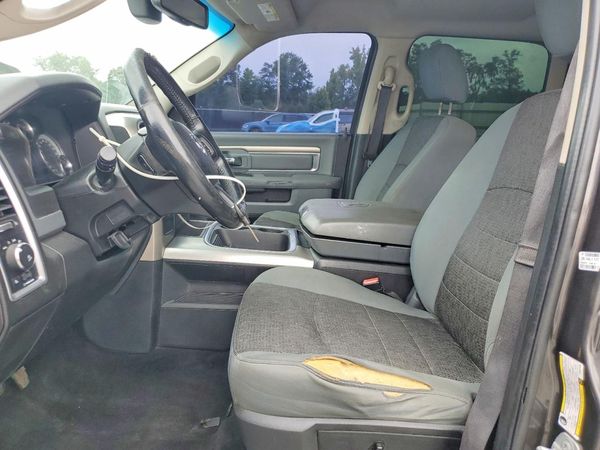 2017 RAM 1500 SLT