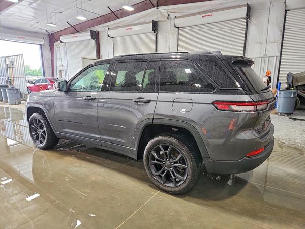 2025 JEEP GRAND CHEROKEE