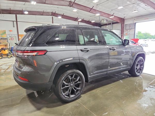 2025 JEEP GRAND CHEROKEE