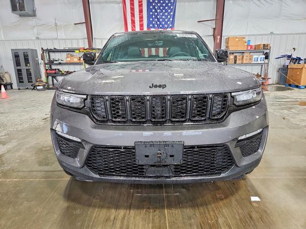 2025 JEEP GRAND CHEROKEE