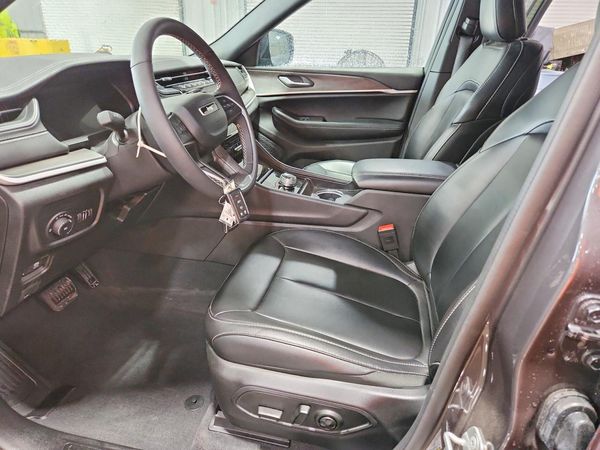 2025 JEEP GRAND CHEROKEE