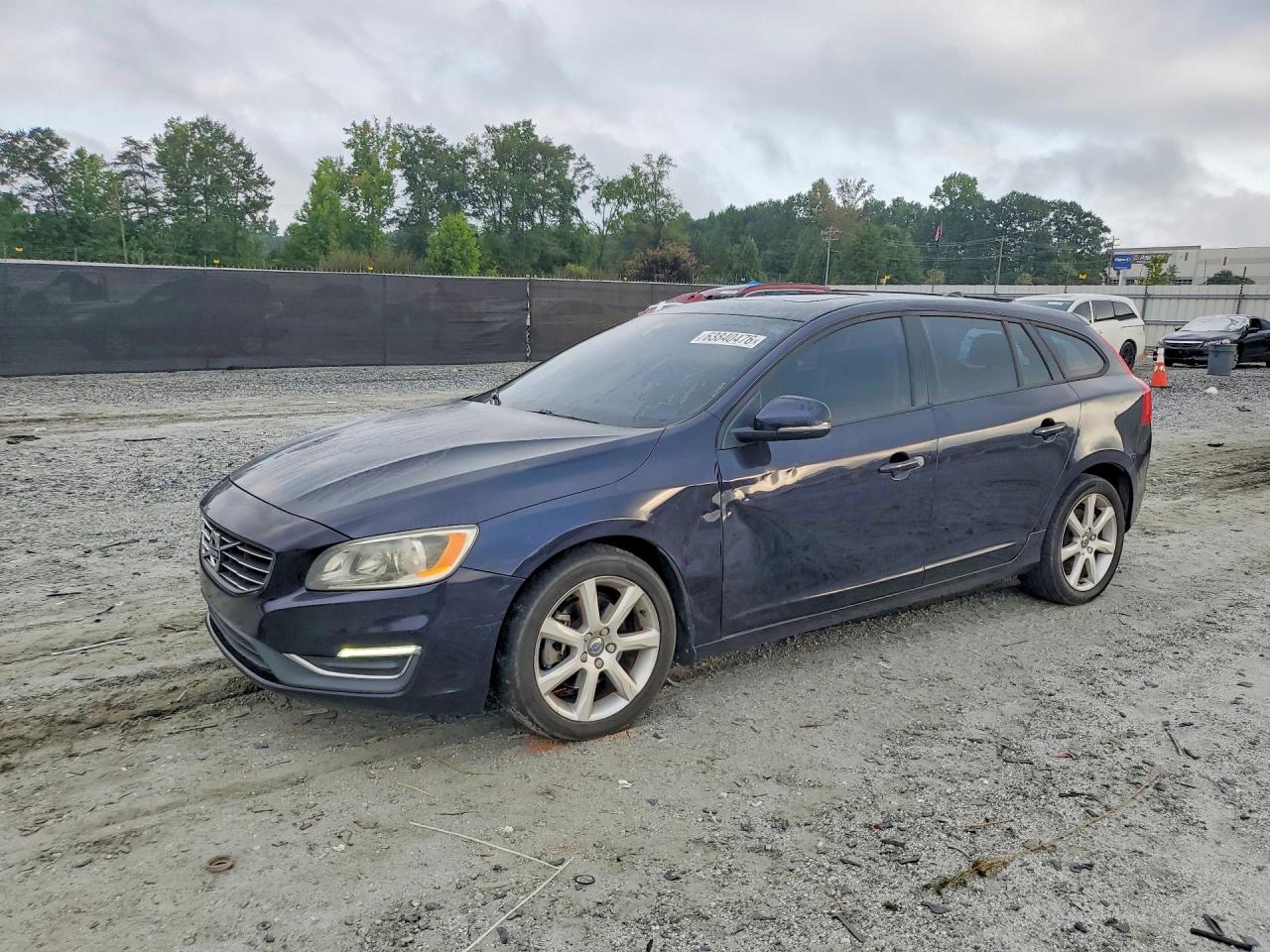 2017 VOLVO V60 Base