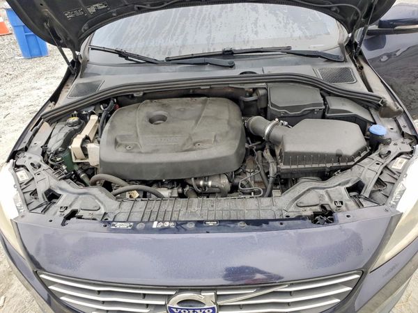 2017 VOLVO V60 Base