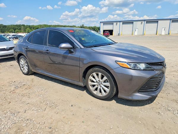 2018 TOYOTA CAMRY L/LE/SE/XLE — Passenger 3/4