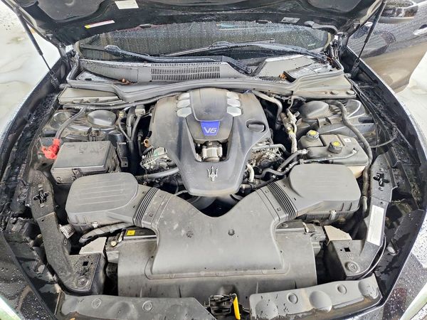 2018 MASERATI GHIBLI Luxury — Engine bay