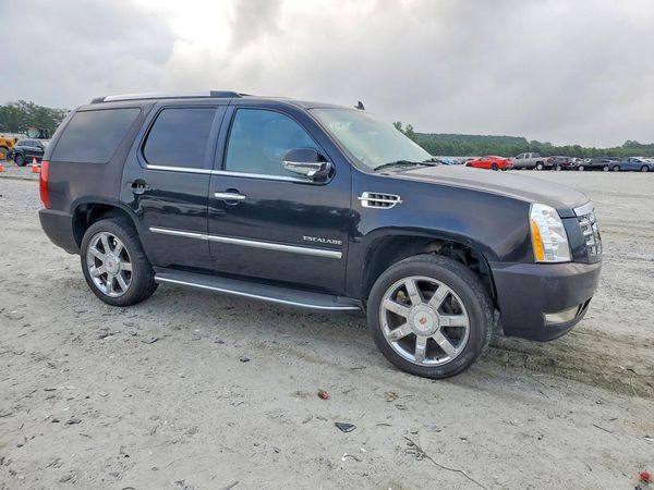 2013 CADILLAC ESCALADE Luxury