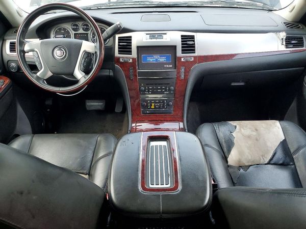 2013 CADILLAC ESCALADE Luxury