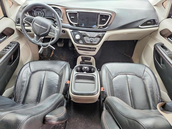 2017 CHRYSLER PACIFICA Touring L
