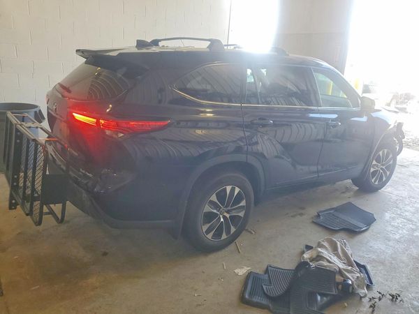 2022 TOYOTA HIGHLANDER