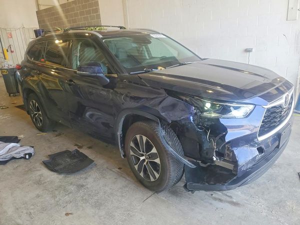2022 TOYOTA HIGHLANDER