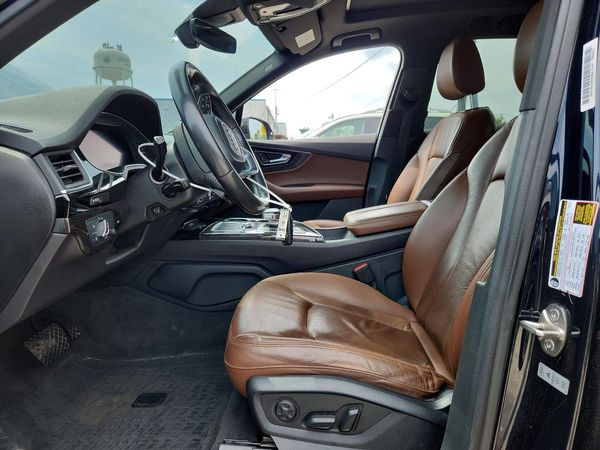 2017 AUDI Q7 quattro Premium Plus