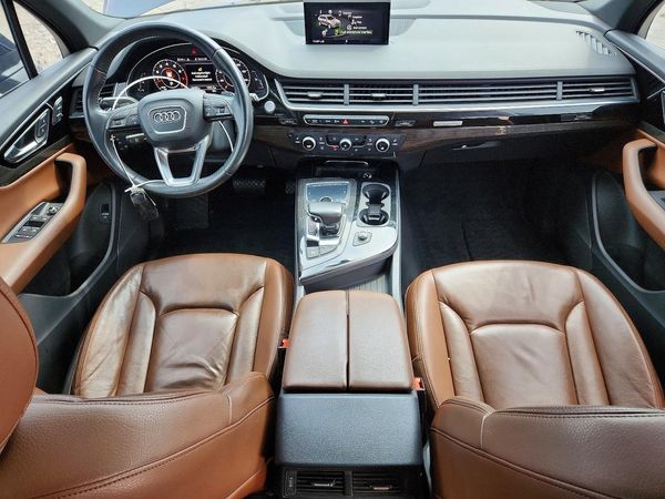 2017 AUDI Q7 quattro Premium Plus
