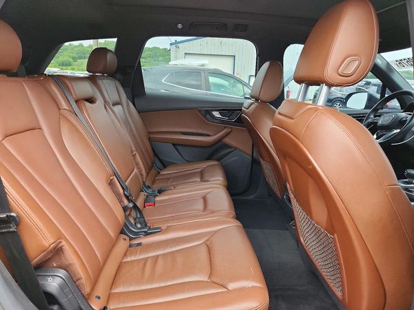 2017 AUDI Q7 quattro Premium Plus