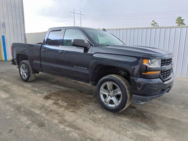 2018 CHEVROLET SILVERADO Custom