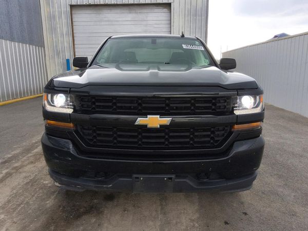 2018 CHEVROLET SILVERADO Custom