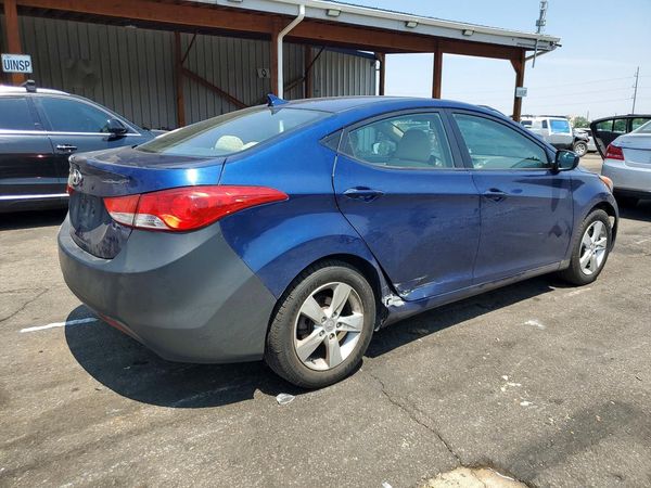 2013 HYUNDAI ELANTRA