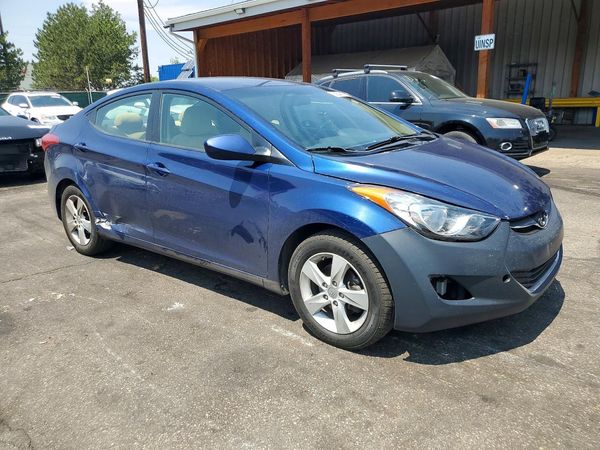 2013 HYUNDAI ELANTRA