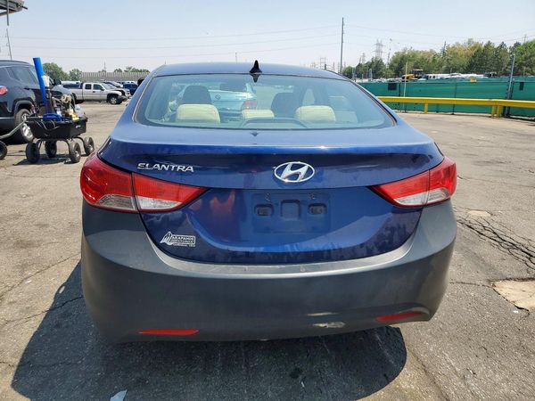 2013 HYUNDAI ELANTRA