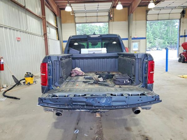 2026 RAM 1500 LIMITED CREW CAB 4X4