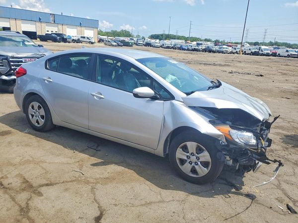 2016 KIA FORTE GL (Middle-Low Grade)