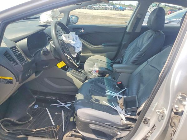2016 KIA FORTE GL (Middle-Low Grade)